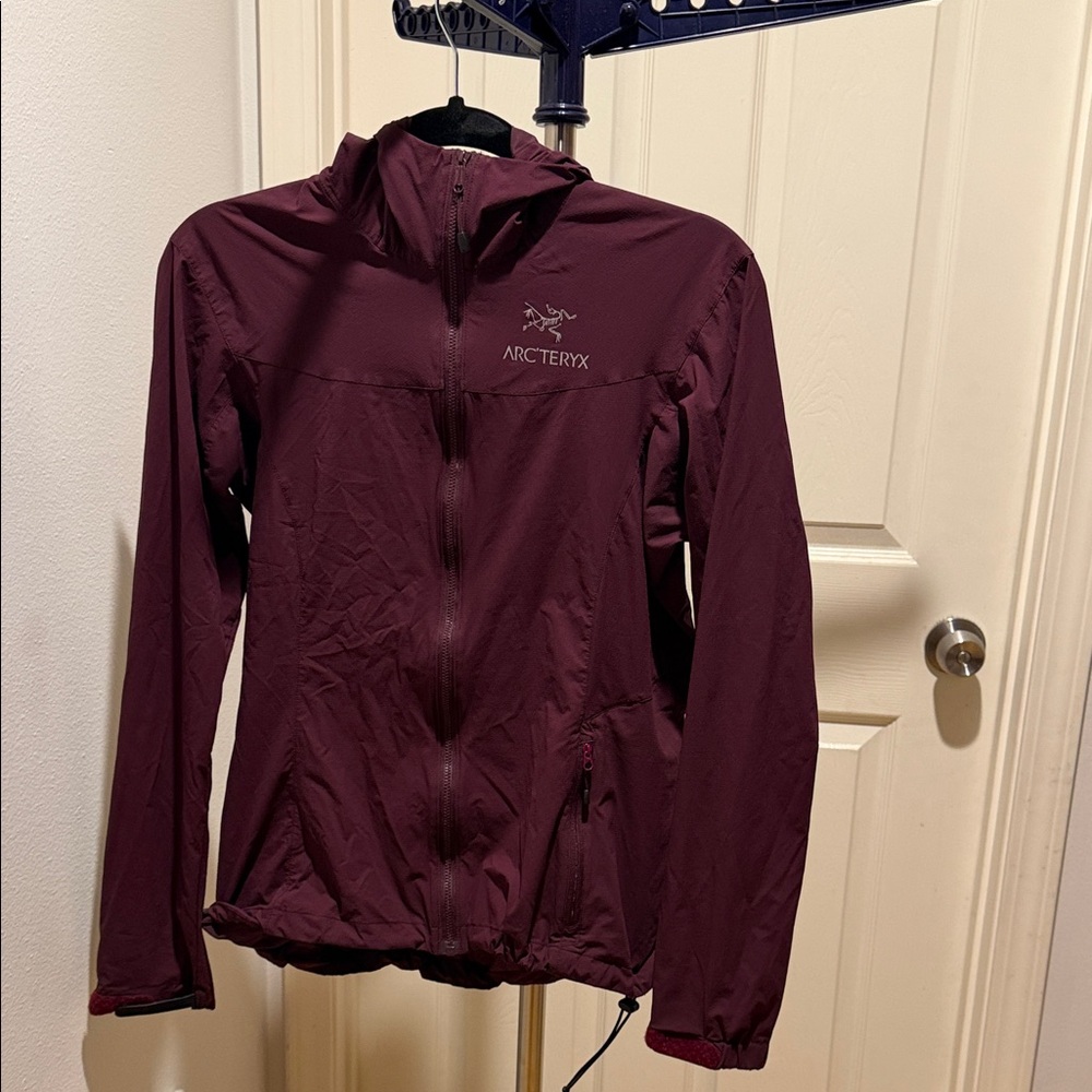 Arc'teryx Women's maroon rain Jacket